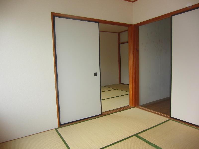Living and room. Airy is a good room