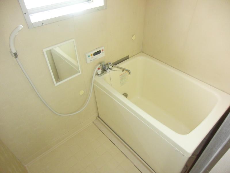 Bath. Reheating function with bus