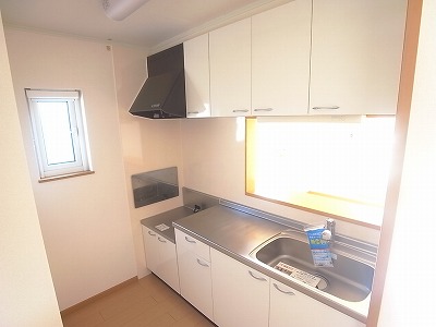 Kitchen. Counter Kitchen ・ Gas stove 2 burners installed Allowed ・ Water purifier built-in