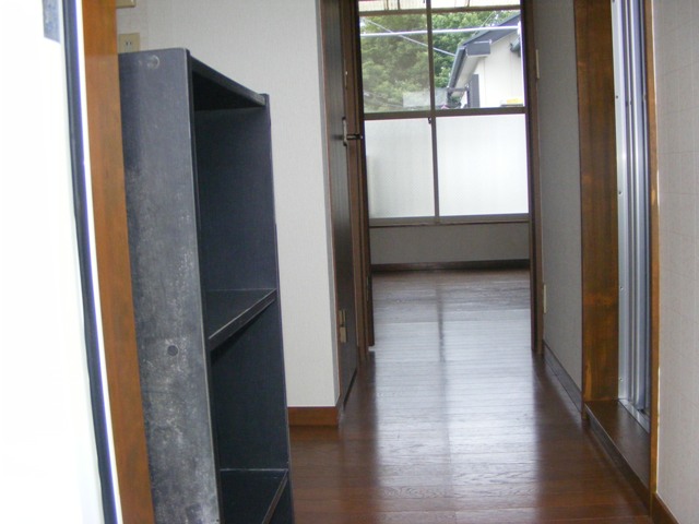 Receipt. Corridor part go one step!