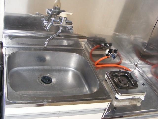 Kitchen. It is the best system kitchen for the first time living alone.