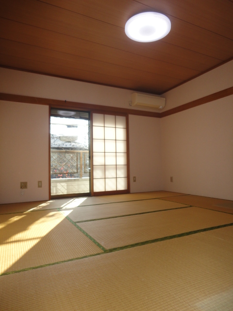 Living and room. Japanese-style day pat! Spacious is 8 pledge