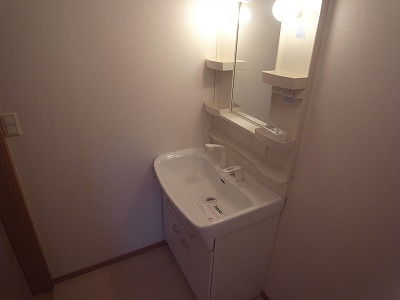 Washroom. Wash dressing room ・ Yes Shampoo dresser.