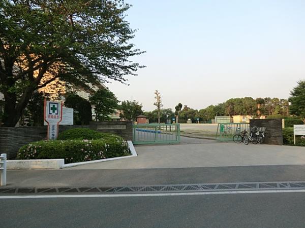 Primary school. Sakasai a 20-minute walk up to 1600m elementary school to elementary school.