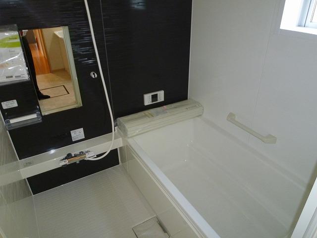 Bathroom. Indoor (October 7, 2013) Shooting