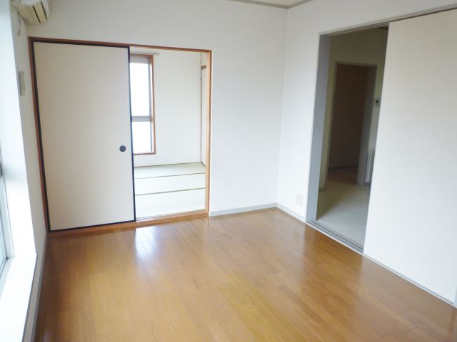 Living and room. Western style room