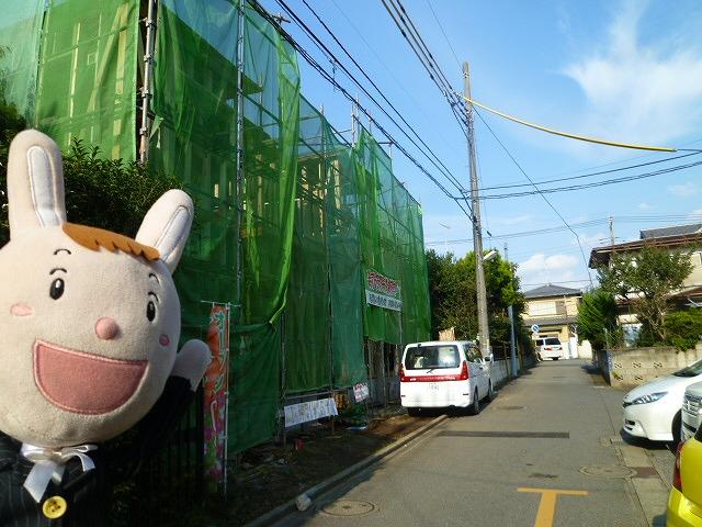 Local photos, including front road. Local (October 31, 2013) Shooting