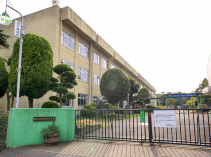 Primary school. 450m until the Kashiwa Municipal Tanaka Elementary School (elementary school)