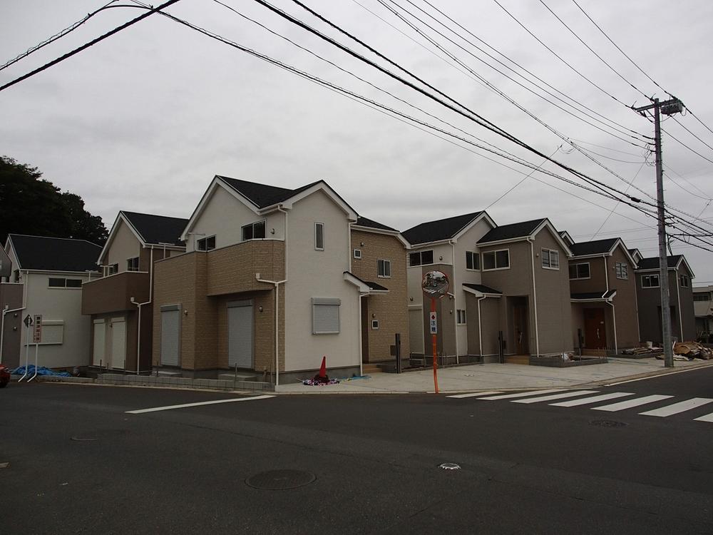 Sale already cityscape photo. Sale already the city average