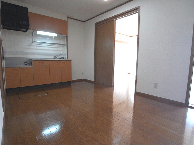 Living and room. Spacious dining kitchen