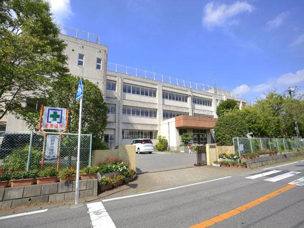 Primary school. Kashiwashiritsu Hananoi until elementary school 1300m