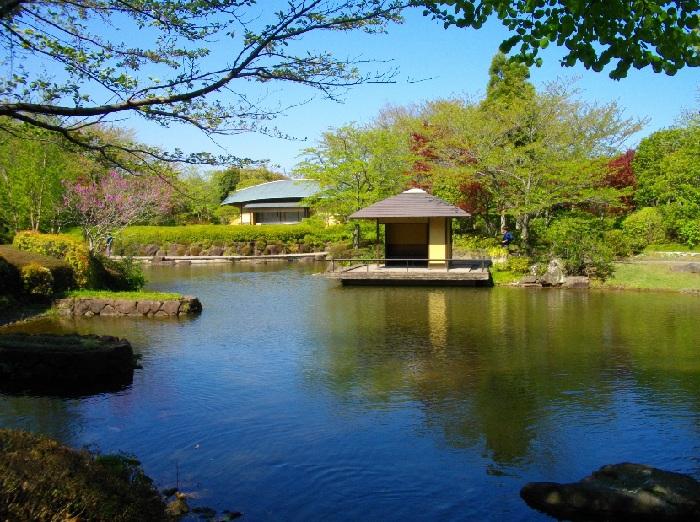 park. Kashiwanoha about 1,900m to General Park Stadium (6 minutes by car).