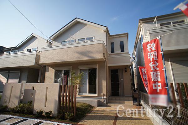 Local appearance photo. V Building