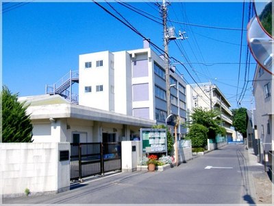 Junior high school. Kashiwashiritsu second junior high school (junior high school) up to 2500m