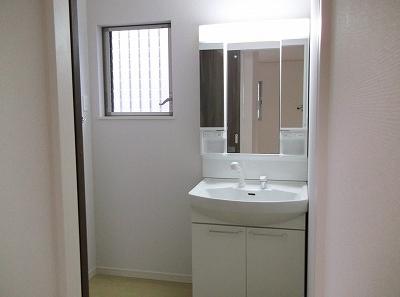 Wash basin, toilet. Indoor (11 May 2013) Shooting