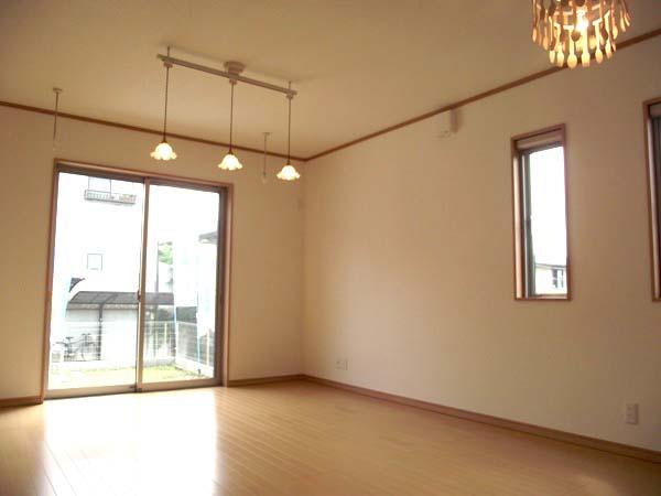 Same specifications photos (living)