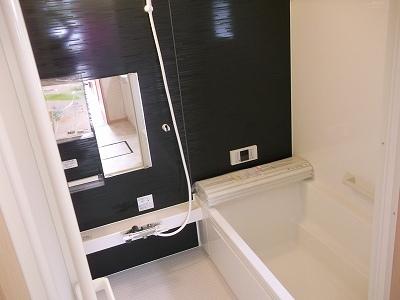 Bathroom. Bathroom (October 6, 2013) Shooting Bathroom panel is to produce a space with a calm chic dark brown