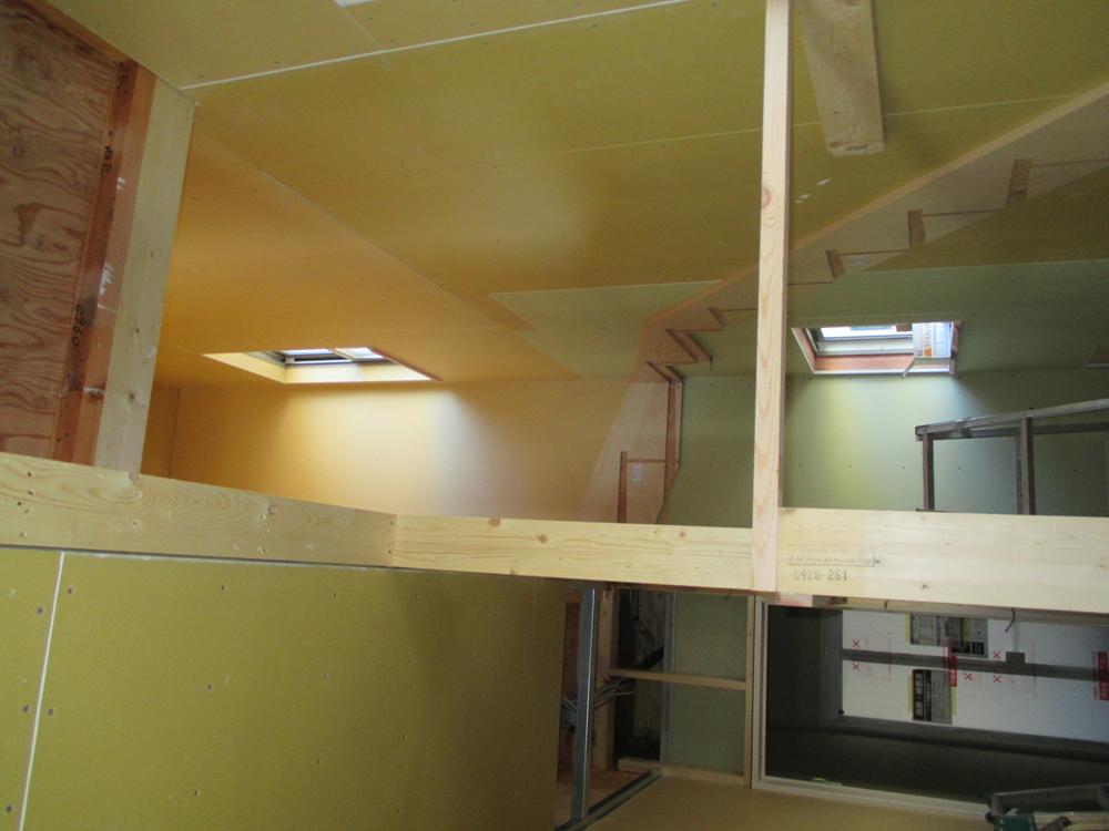 Kitchen. Construction considering the earthquake resistance