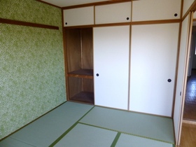Living and room. Healing of Japanese-style room (6 quires)