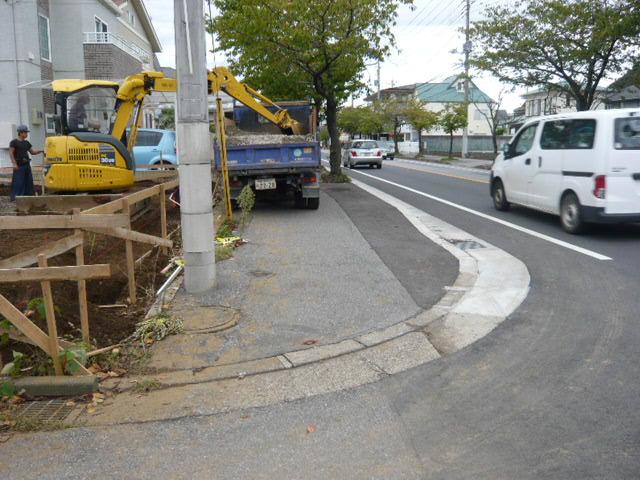 Local photos, including front road. Local (September 2013) Shooting