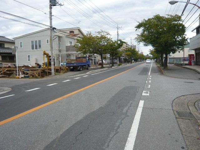 Local photos, including front road. Local (September 2013) Shooting