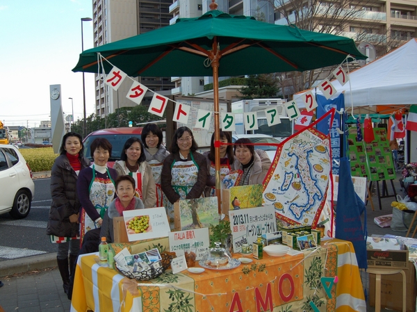 Market events that are held once a month in front of the station "Marche Koror"