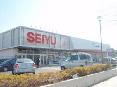 Supermarket. Seiyu to (super) 1500m