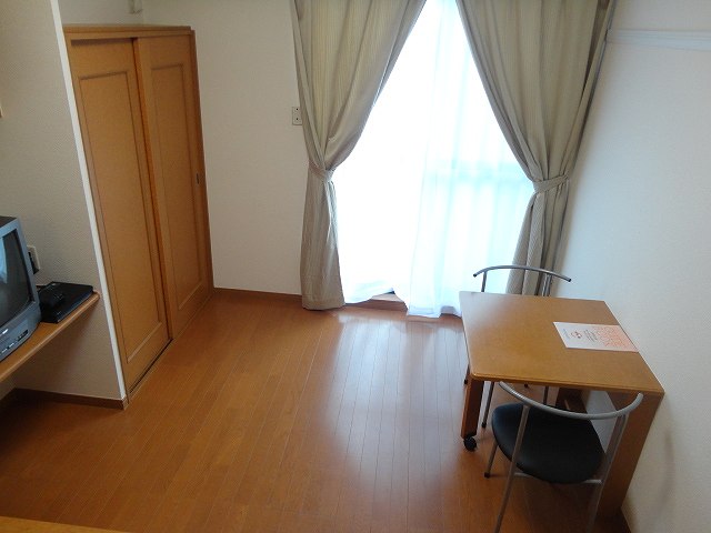 Living and room.  ※ Second floor of the room is the carpet specification