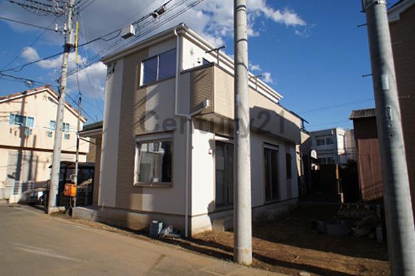 Local appearance photo. Building 3