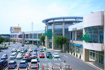 Shopping centre. Moraju until the (shopping center) 950m