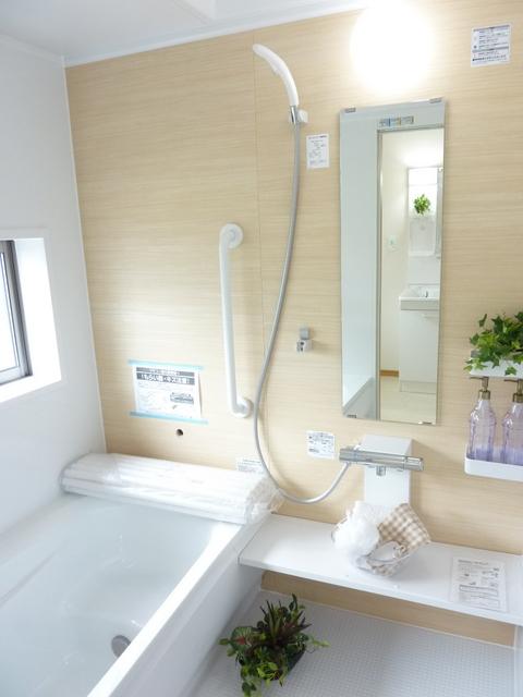 Same specifications photo (bathroom). Depth 500mm. System bus of warm bathtub. Easy to clean ・ Refreshing Karari floor and crisp the next morning in cleaning Ease. Window with spacious 1 pyeong type