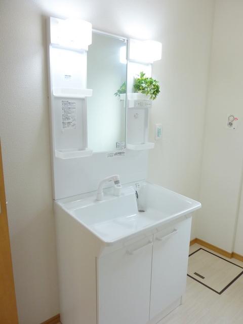 Same specifications photos (Other introspection). Depth 500mm. Wash while large size of the room soaking, To ensure a sufficient operating space design.