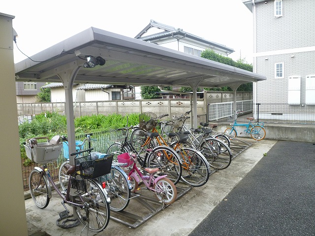 Other common areas. Parking Space Available ・ Bike consultation.