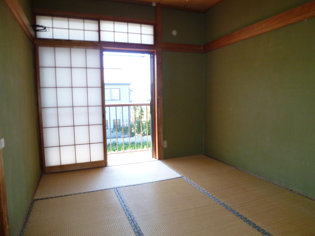 Other room space. Western-style with a taste is 6 tatami! 