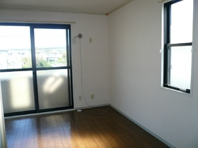 Living and room. It is a popular 2 Kaikaku room. Moreover, Pets welcome Property! !