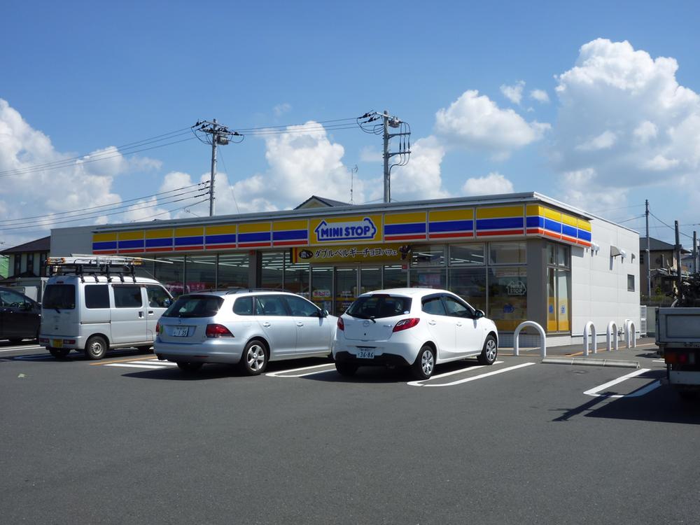 Convenience store. MINISTOP up to 350m