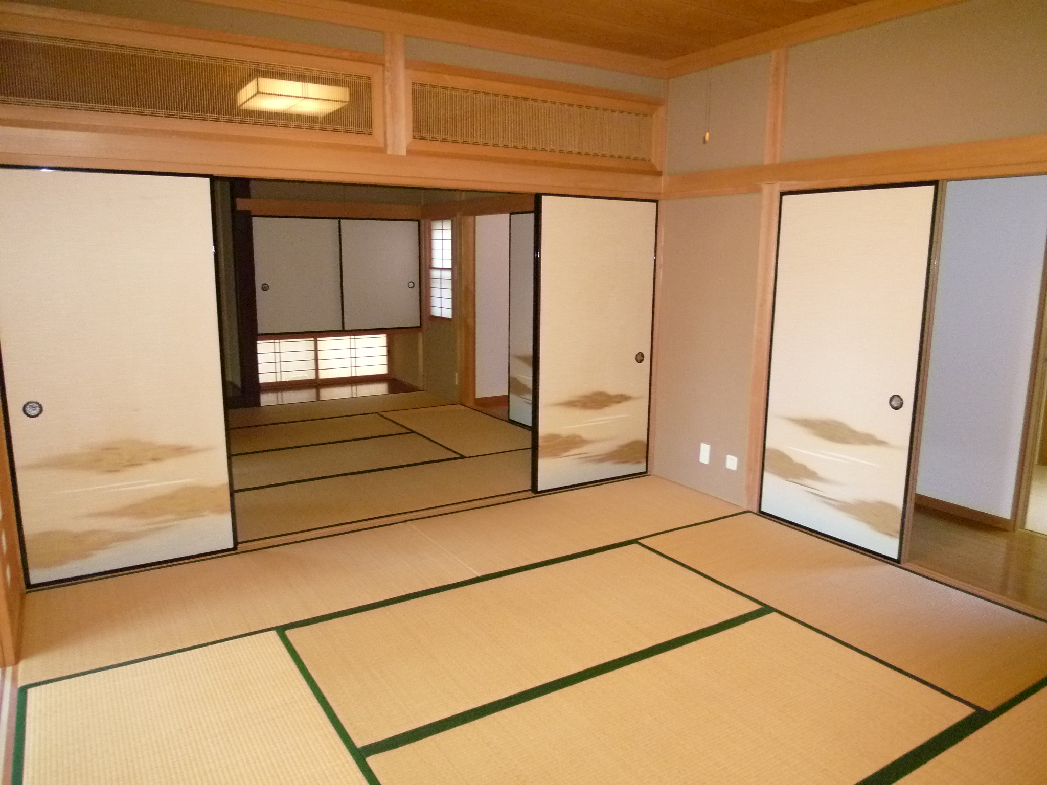 Other room space. 1F of the Japanese-style room is an 8-mat of continued Japanese-style room ☆