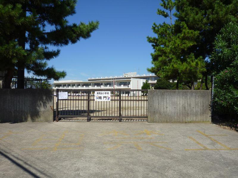 Primary school. Kiyomidai until elementary school 900m