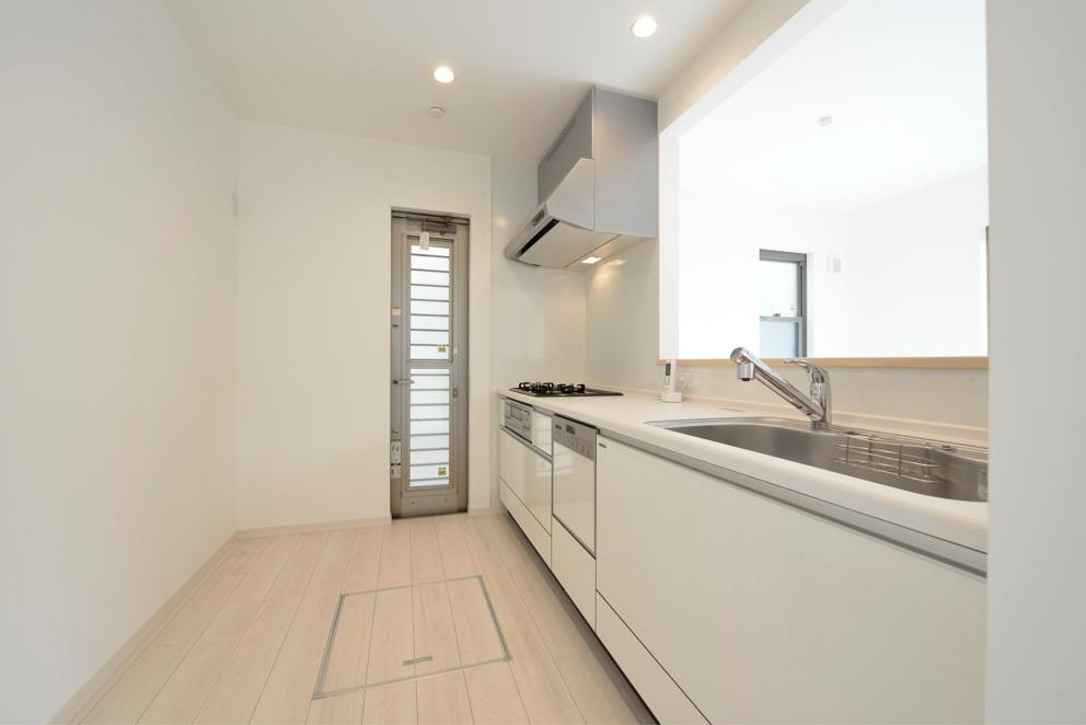 Kitchen. 3 Building Kitchen Water purifier integrated hand shower faucet, With dishwasher (09 May 2013) Shooting