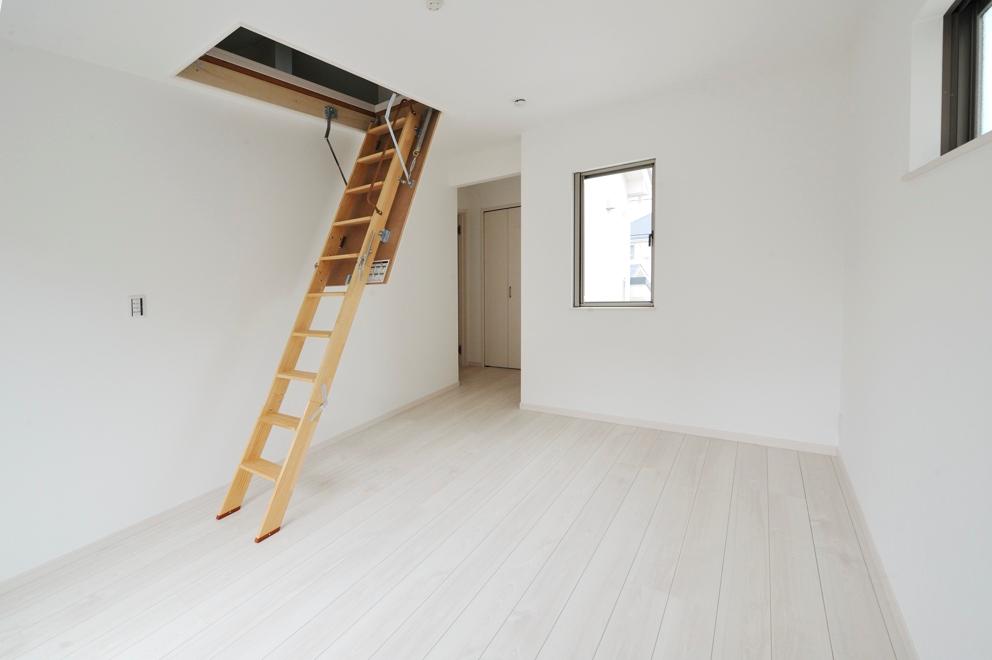 Non-living room. Attic storage