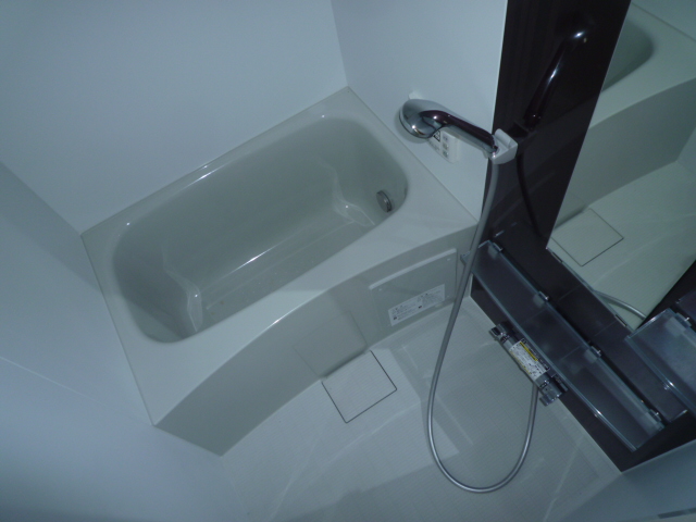 Bath. Add 焚給 hot water bathroom Newly established