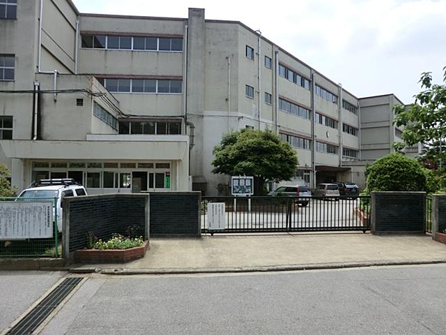 Primary school. 866m to Matsudo Municipal Hachigasaki Elementary School