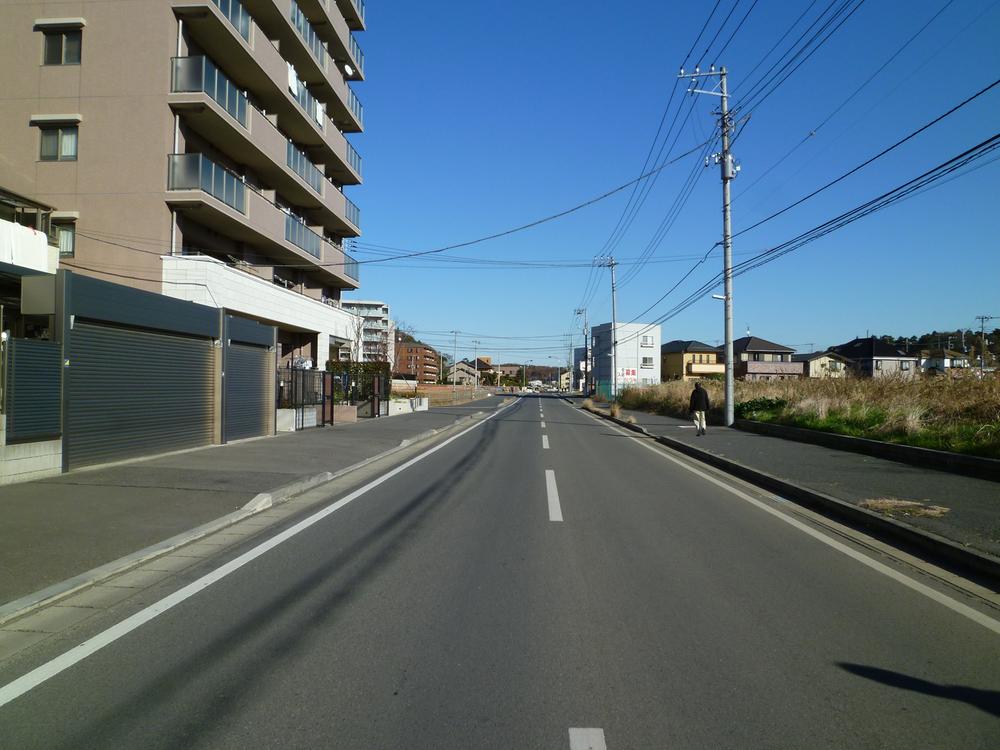 Other.  [Frontal road] It is very wide road, JR Musashino Line ・ KitaSosen "Higashi Matsudo" Station 2-minute walk