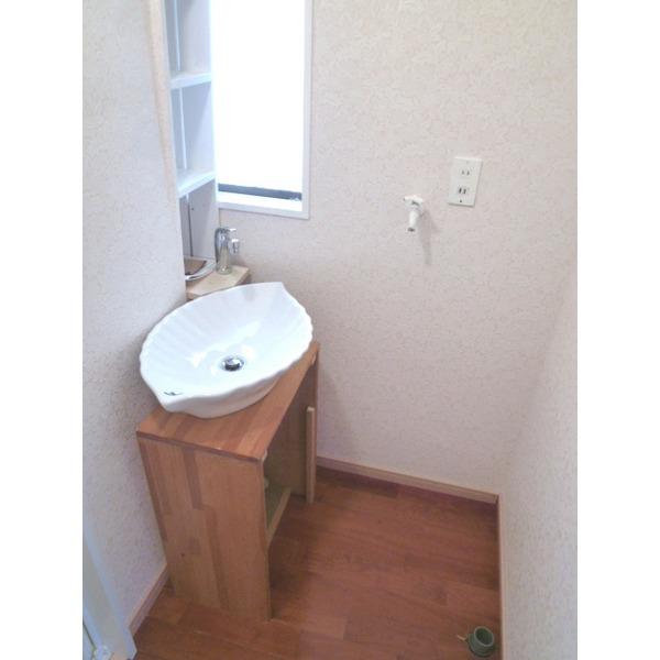 Wash basin, toilet