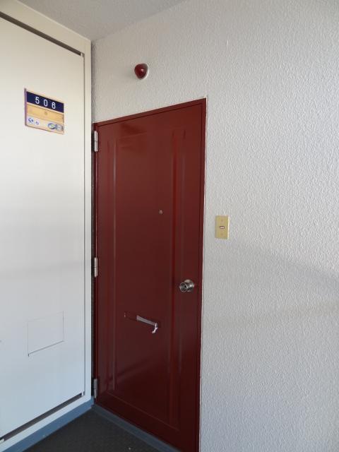 Entrance. Local (12 May 2013) Shooting