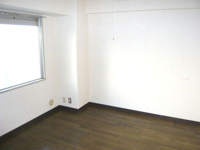 Non-living room. Indoor (12 May 2013) Shooting