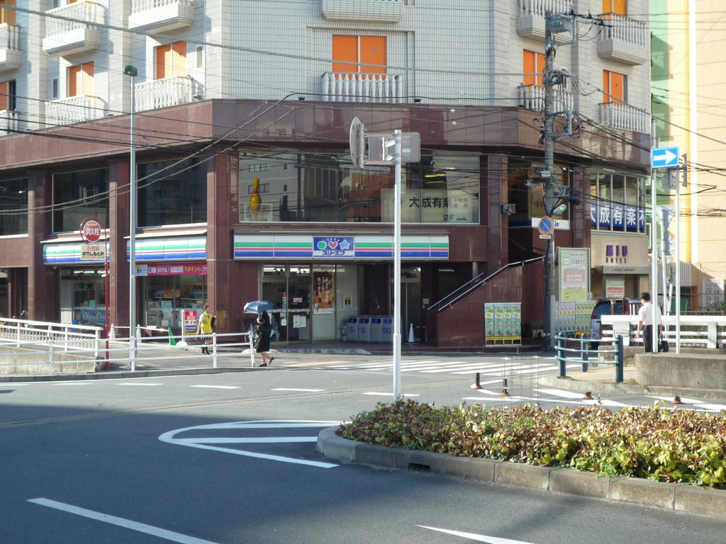 Convenience store. Three F Matsudo store up (convenience store) 119m