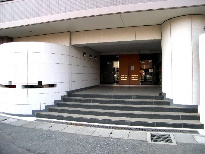 Entrance. Common areas