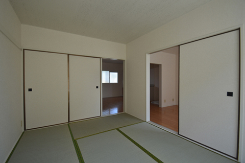 Living and room. Japanese-style room 6 quires