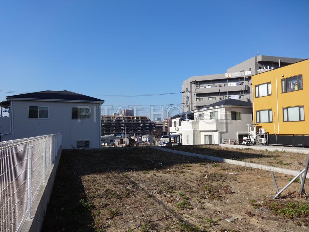 Local land photo. In the southeast side of the road per day is also very good.